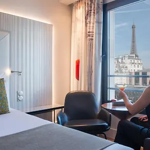 Hotell Le Parisis - Tour Eiffel, Paris